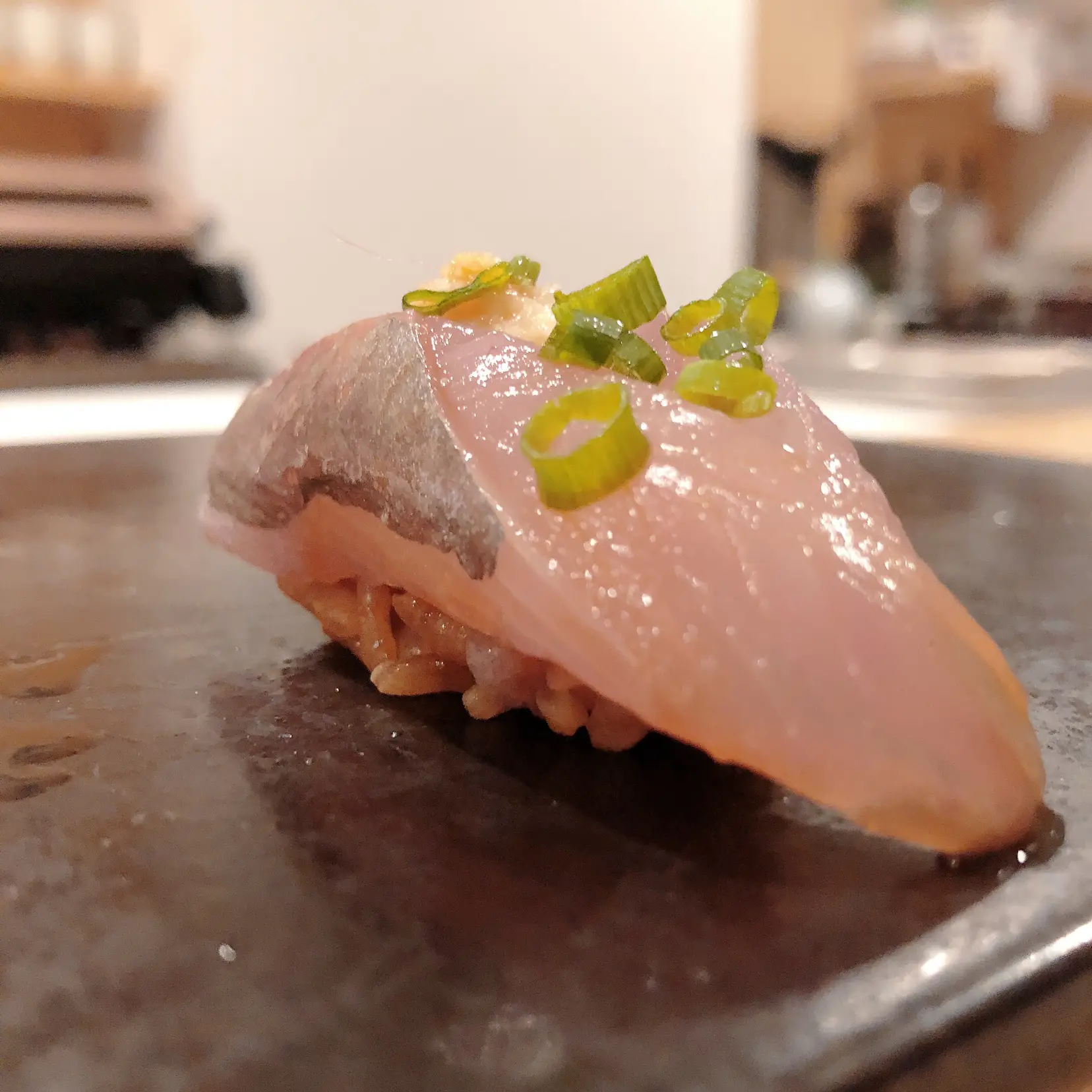 蕨の天ぷら東月で絶品天丼を楽しむ