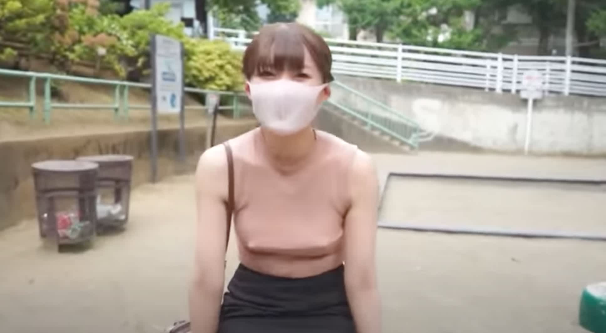 YouTubeで乳首丸出しの演奏動画が削除されないと話題 : 画像ナビ!