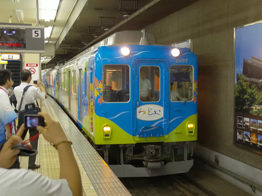 JR四日市駅ホワイトボード劇場第４７弾。津・松阪・伊勢市はICカード使え.. | めしたろう