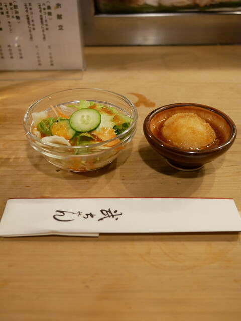 焼鳥 武ちゃん 銀座】昭和の雰囲気を残す予約が不可の焼き鳥の老舗店！ もぺもぐ