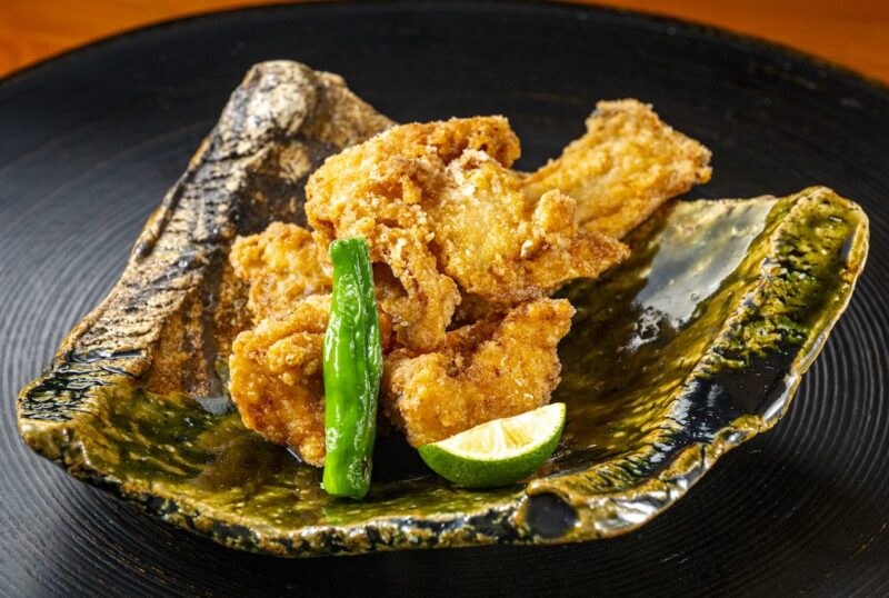 メニューはほぼ餃子だけ。伝統の味を引き継ぐ名店、福岡〈旭軒 春吉店〉 | ブルータス| BRUTUS.jp