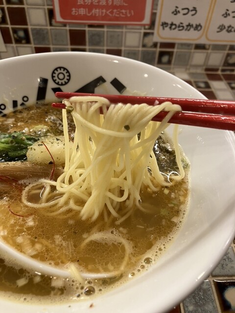 パイナップルラーメンで有名な町田のパパパパパインの行き方と注意点 | iwb.jp