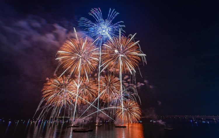 メリケンパークでのみなと海上花火大会 | 兵庫県神戸市三ノ宮鍼灸接骨院SORA