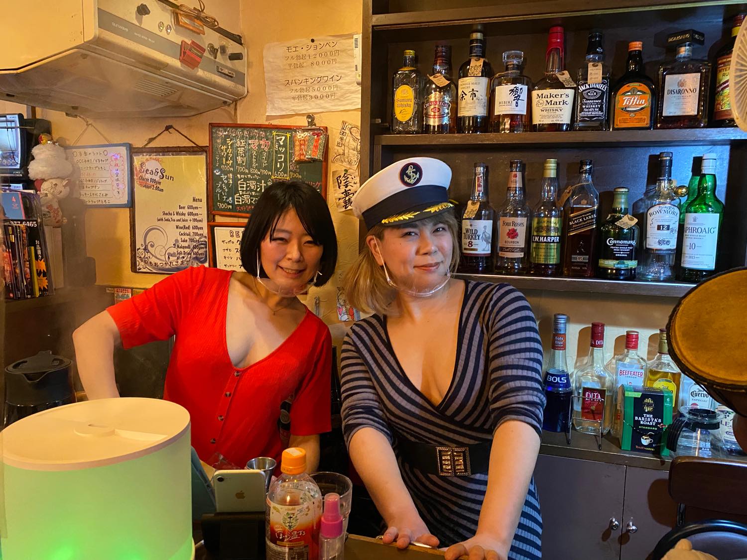 ガールズバー【BURLESQUE】の店舗デザイン｜株式会社TO｜名古屋の店舗・建築デザイン設計事務所の施工事例