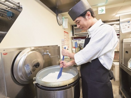 丸源ラーメン 二条大路店 調理補助・接客スタッフ【シフト自由／学生】の募集詳細