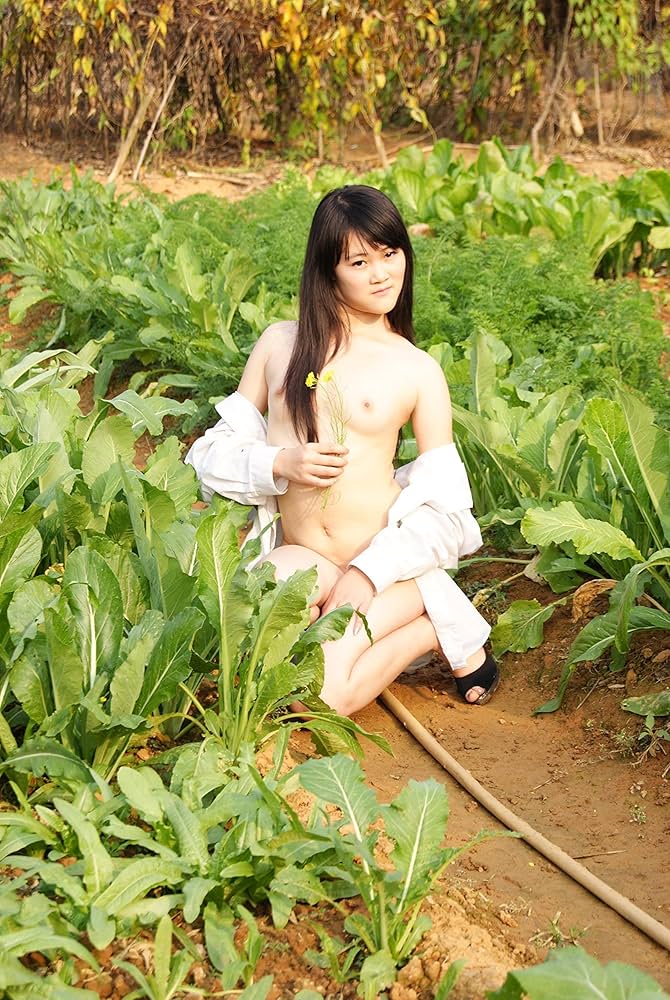 Amazon.co.jp: 黒髪清楚な女子大生２（ムチムチ巨乳版 全115ページ）＜美女ヌード写真集＞