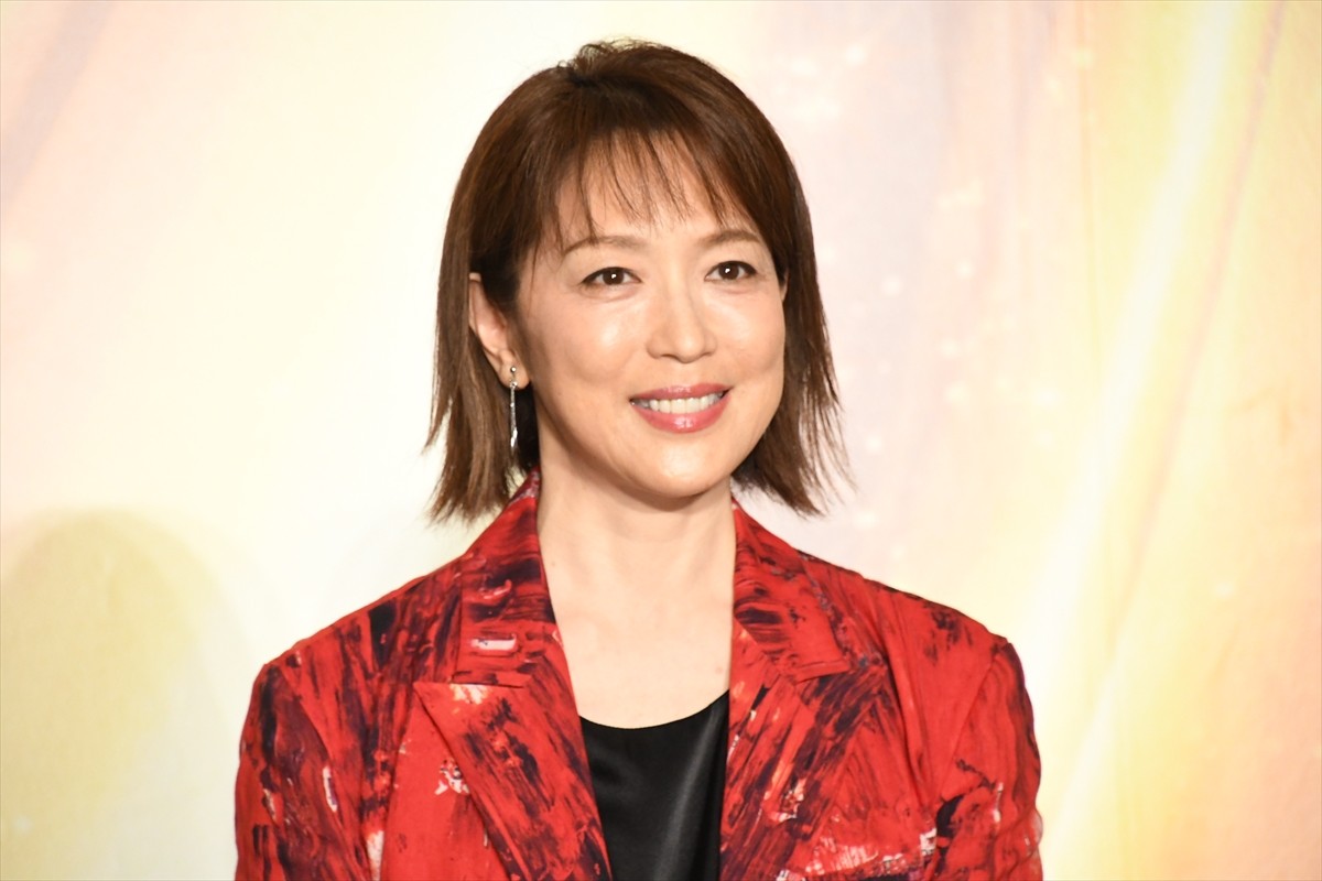 画像・写真 | 『月曜から夜ふかし』“もも時計”で話題の美女・青山めぐ、セクシー秘書に変身 2枚目 |