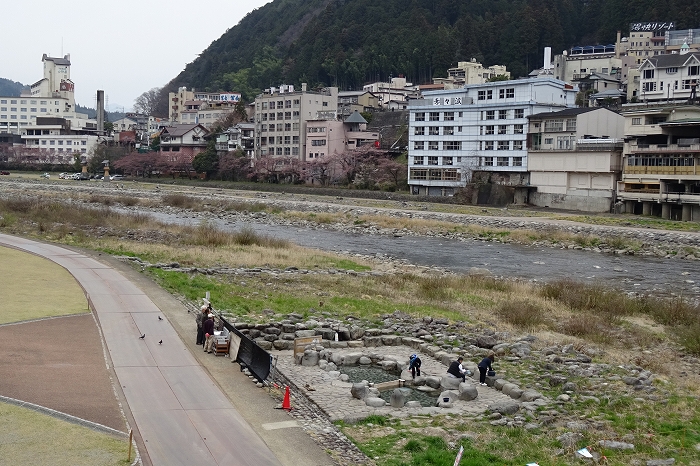 懐かしい温泉♪下呂温泉「噴泉池」 - めっちゃおもろい温泉ぷらす