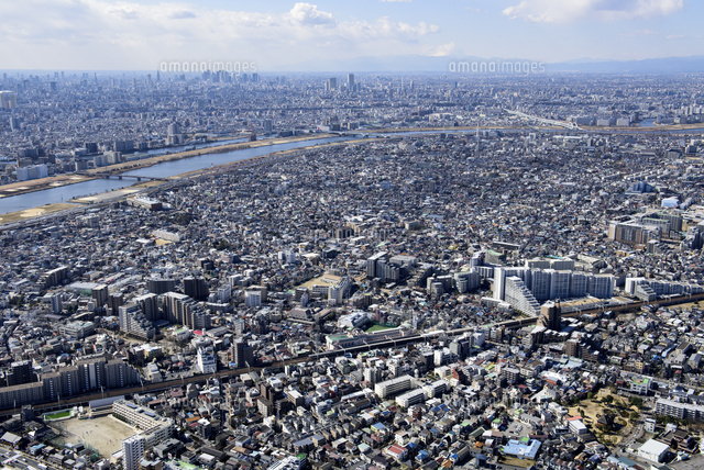 梅島駅空撮 北東側より池袋・新宿方面[10684007271]の写真・イラスト素材｜アマナイメージズ