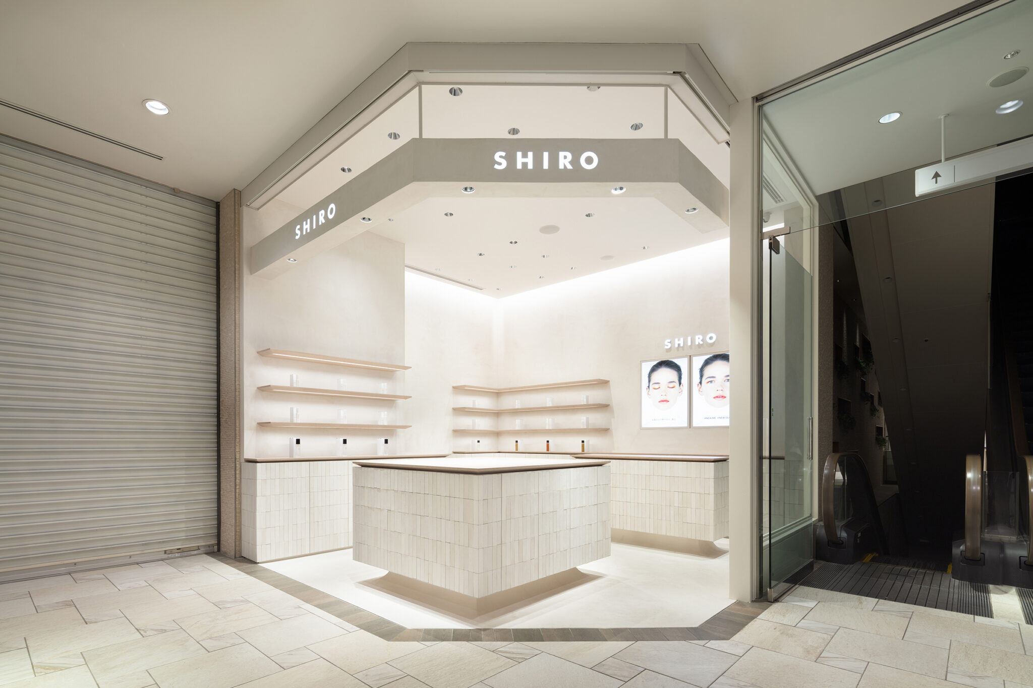 ODS / 鬼木孝一郎による、東京・足立区の店舗「SHIRO ルミネ北千住店」 |