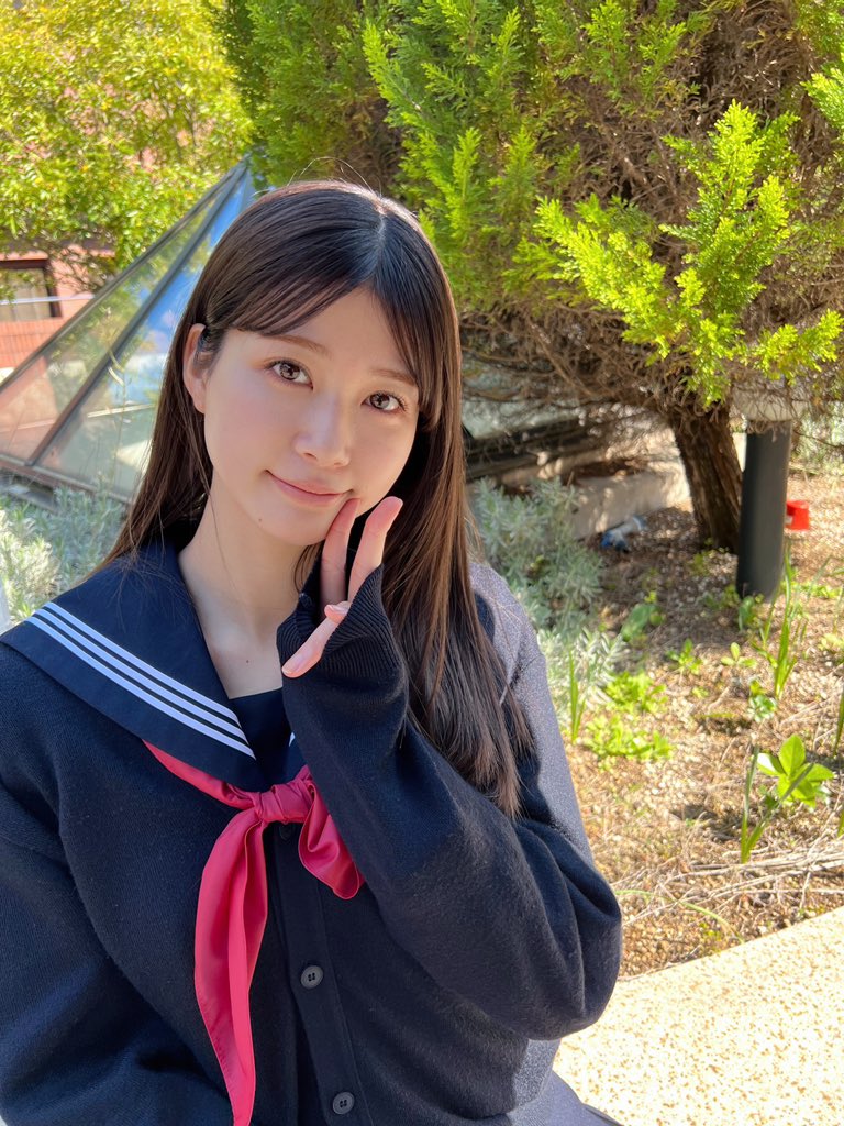 現役ですか？」めるる、かわいすぎるセーラー服ショットに「制服似合ってる！」「ばかかわいい」の声 | antenna[アンテナ]