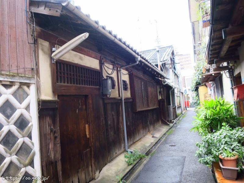 松山「土橋料亭街」訪問記 ～駅裏の元色街は今～ | Nostalgic