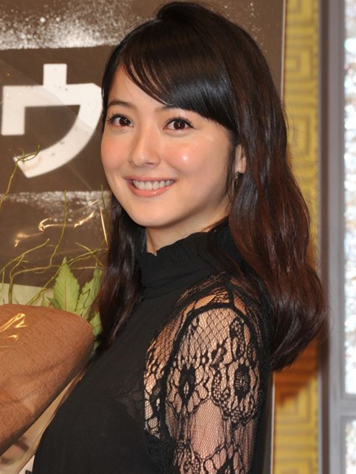 佐々木希３６歳 女優の私服かわいい 友人の美貌女優と美少女感漂うオフ