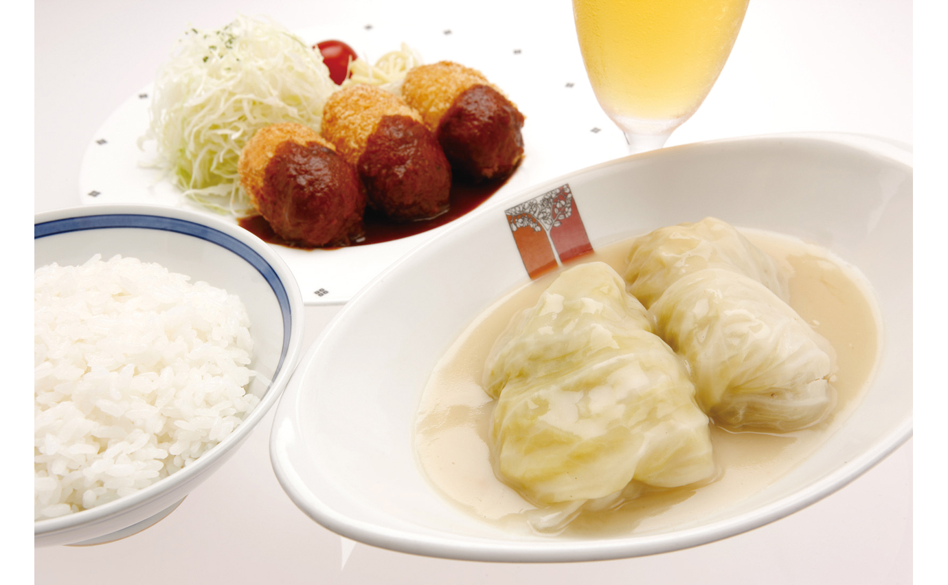 羽田空港で出発前に行きたい】新宿アカシアで食べるカレーとロールキャベツ | PlayLife