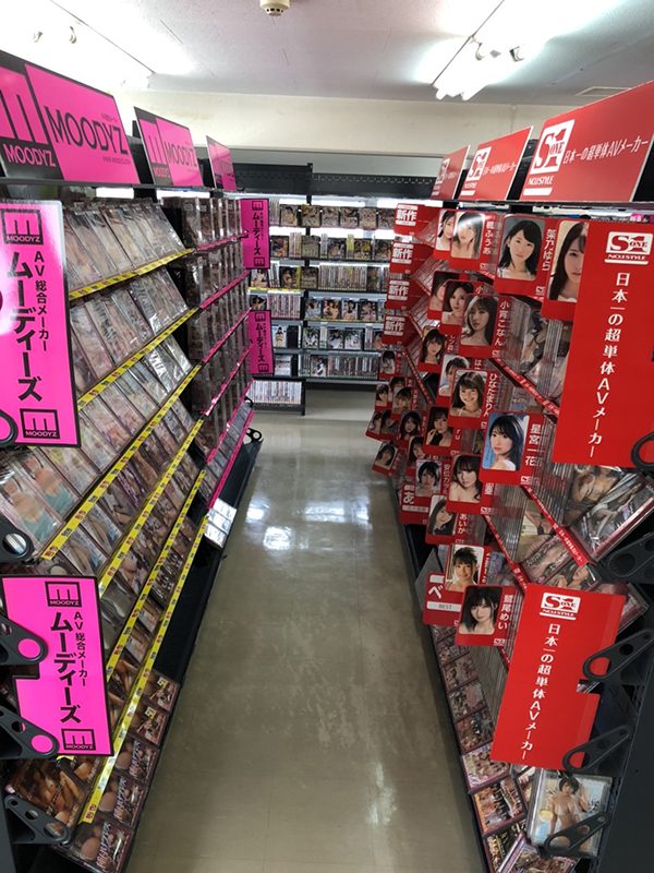 第一ビル店は中古ＤＶＤもスゴイ！ | 信長書店情報サイト e-信長