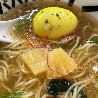 あなたの街のマンガ飯 | ラーメンにパイナップル！驚きのラーメンを提供している「パパパパパイン」 | すまいのストーリー